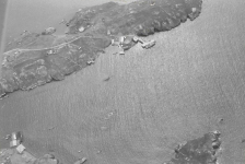 04 Aerial view c1950. Mac Best's stage at bottom left, up across Soldier's Point and down to Tommy Yeo's Point.